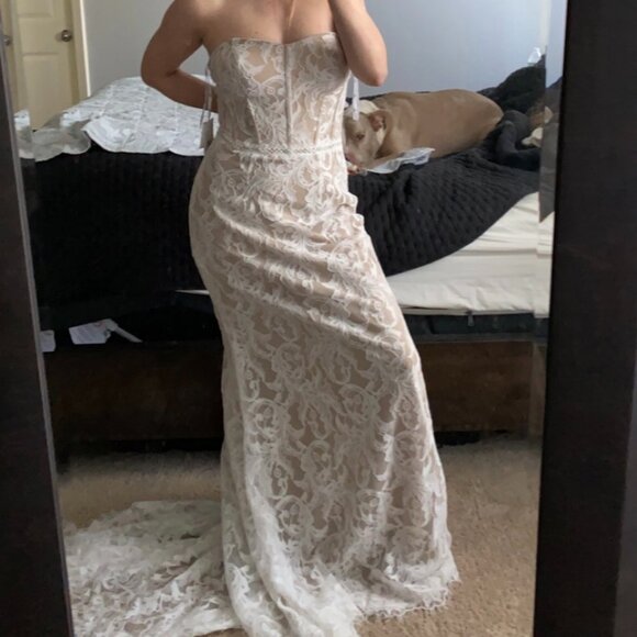 DB Studio Ivory Bisque Lace Sheath Wedding Dress with Detachable Sleeves, Size 6 - Picture 10 of 16